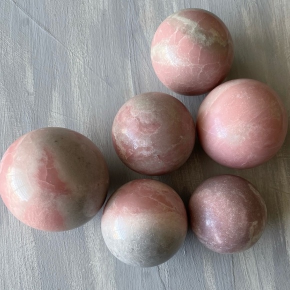 Pink opal sphere - Picture 7 of 9